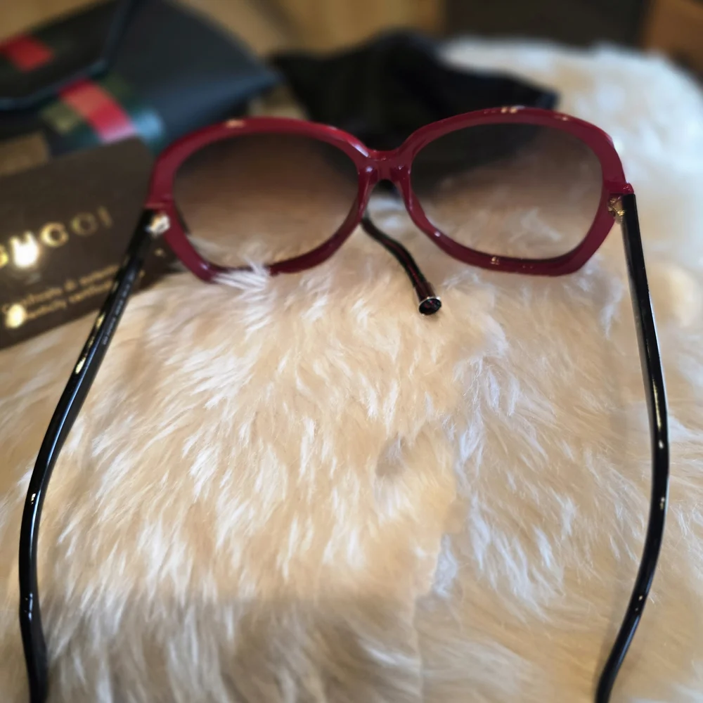 Gucci Red Sunglasses for Women - Picture 8 of 12